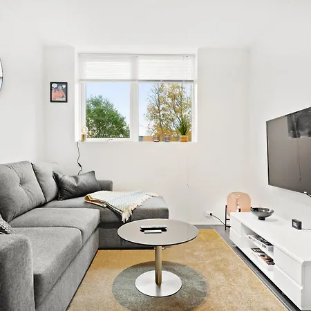 Moderne Og Sentral 2-roms I Apartman
